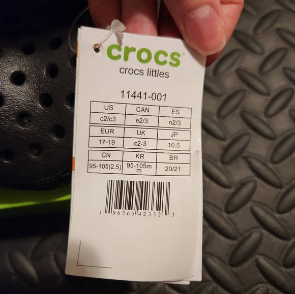 Baby Crocs - Picture 2 of 4